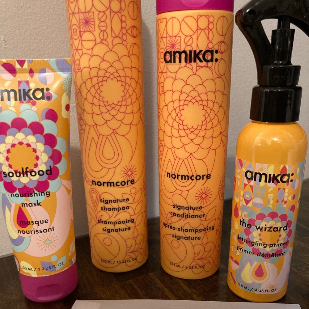 Amika Haircare Set